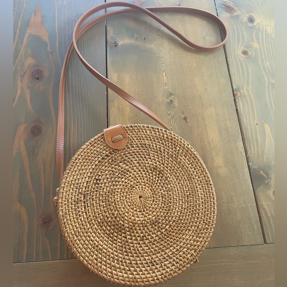 Round Woven Rattan Purse